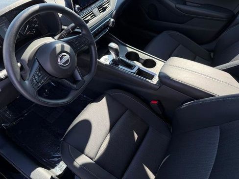 Certified 2025 Nissan Altima 2.5 S FWD image 15