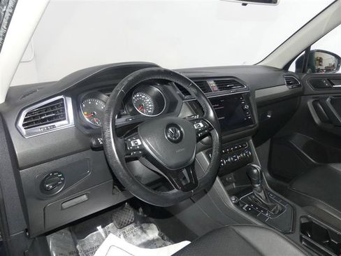 Used 2019 Volkswagen Tiguan SE image 23