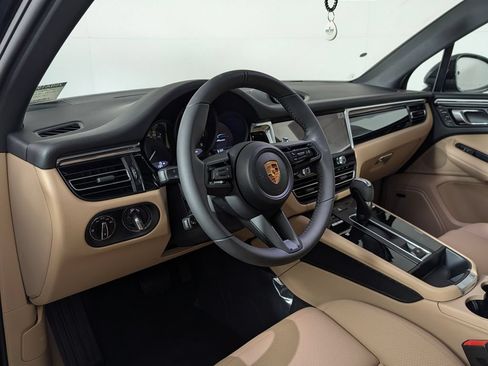 New 2026 Porsche Macan AWD/4WD image 4