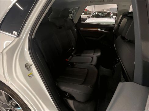 Used 2023 Audi Q5 2.0T Premium w/ Convenience Package AWD/4WD image 29