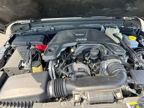 Used 2018 Jeep Wrangler Rubicon AWD/4WD image 35