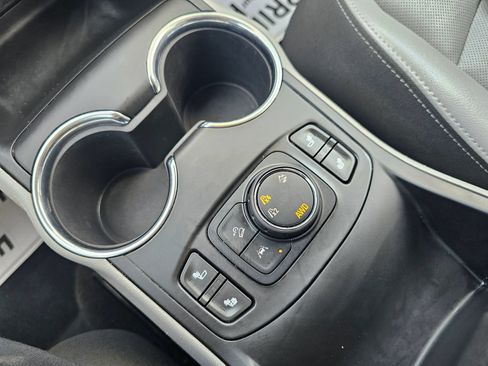 Used 2023 GMC Terrain SLT w/ Infotainment Package II AWD/4WD image 30