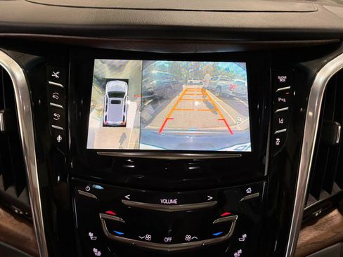 Used 2015 Cadillac Escalade Premium AWD/4WD image 29