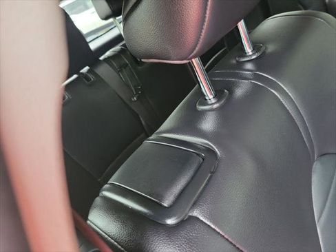 Certified 2024 Toyota Highlander XLE FWD image 28