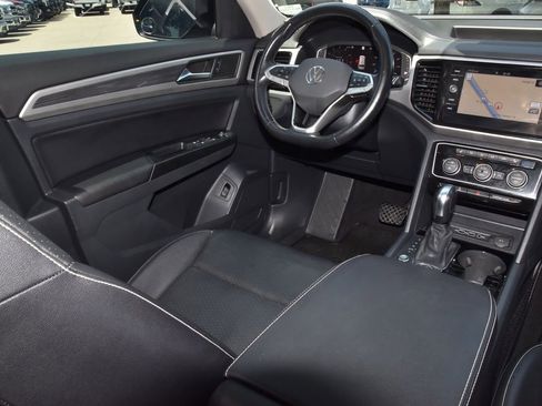 Used 2021 Volkswagen Atlas SEL AWD/4WD image 16