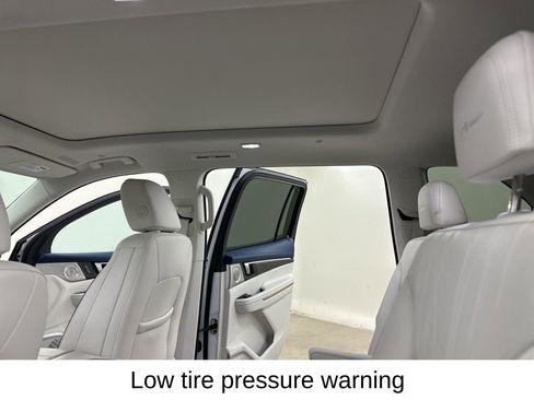 Used 2025 Buick Enclave Avenir w/ Super Cruise Package image 31