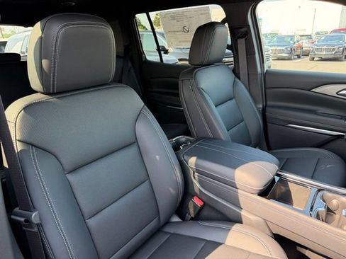 New 2026 Chevrolet Traverse LT w/ Driver Confidence Package FWD image 15