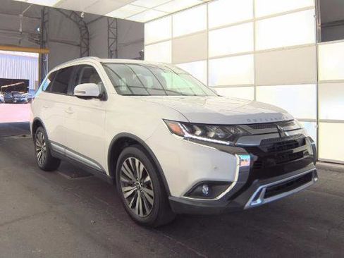 Used 2019 Mitsubishi Outlander SE FWD image 3