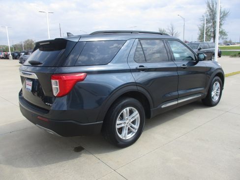 Used 2024 Ford Explorer XLT w/ Equipment Group 202A AWD/4WD image 7