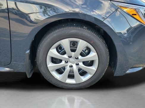 Used 2026 Toyota Corolla LE FWD image 15