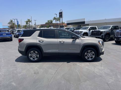 New 2026 GMC Terrain Elevation w/ Technology Package II FWD image 4