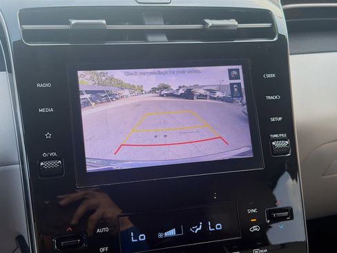 Used 2022 Hyundai Tucson SEL w/ Convenience + Premium Package FWD image 11