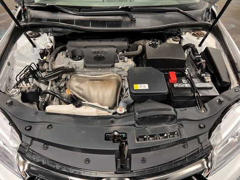 Used 2017 Toyota Camry SE image 18