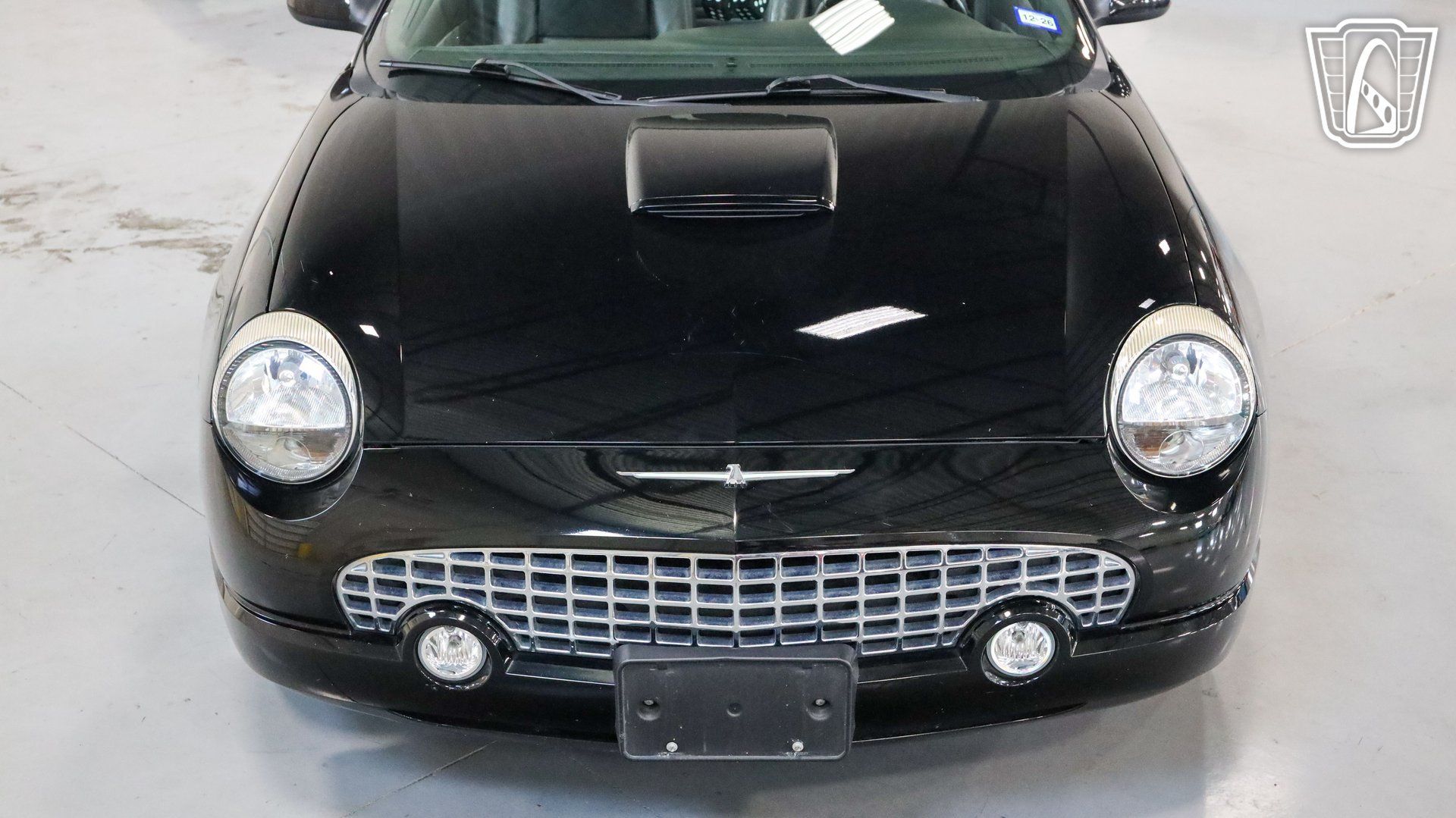 Used 2002 Ford Thunderbird RWD image 8