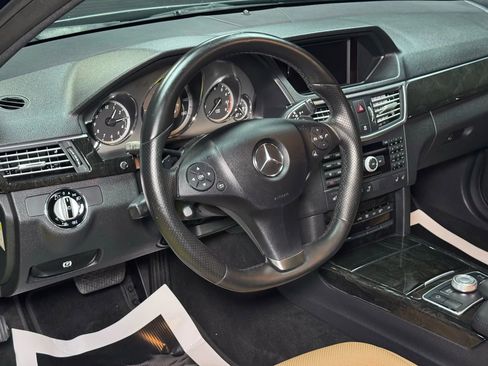 Used 2010 Mercedes-Benz E 550 Sedan image 50