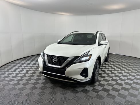 Used 2023 Nissan Murano SV image 2