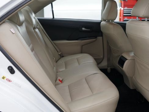 Used 2013 Toyota Camry LE FWD image 31