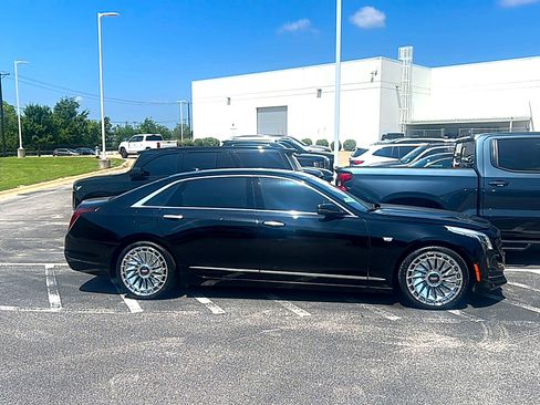 Used 2018 Cadillac CT6 2.0T RWD image 3