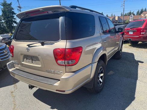Used 2007 Toyota Sequoia SR5 image 11
