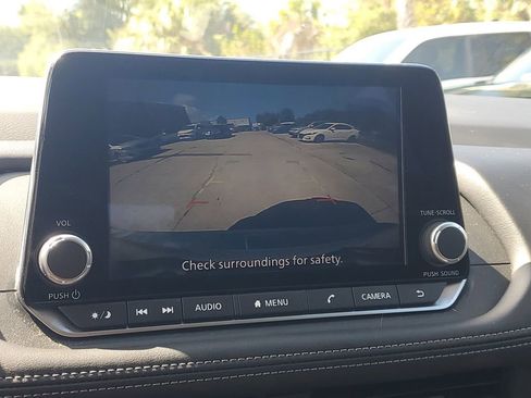 Certified 2024 Nissan Rogue SV FWD image 28
