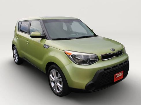 Used 2015 Kia Soul + FWD image 12