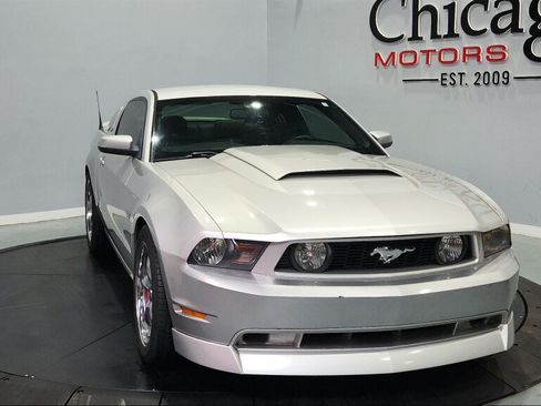 Used 2010 Ford Mustang GT Premium RWD image 3