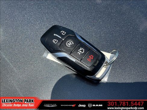 Used 2016 Ford Fusion Titanium AWD/4WD image 32