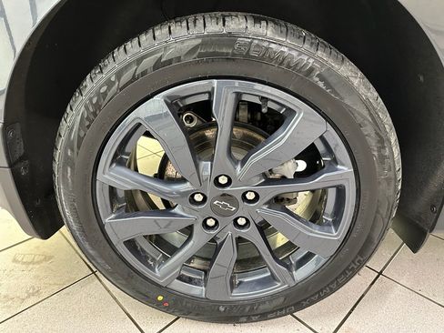 Used 2022 Chevrolet Equinox RS w/ RS Leather Package image 14