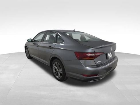 Used 2019 Volkswagen Jetta R-Line w/ R-Line Cold Weather Package FWD image 5