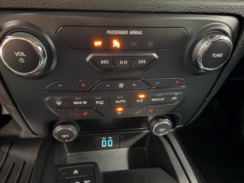 Used 2019 Ford Ranger XLT w/ Equipment Group 302A Luxury AWD/4WD image 35