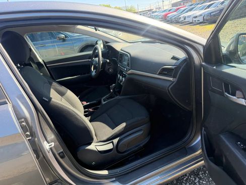 Used 2019 Hyundai Elantra SE w/ Cargo Package FWD image 26