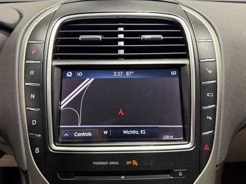 Used 2019 Lincoln Nautilus Reserve FWD image 17
