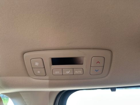 Used 2024 Kia Carnival EX FWD image 47