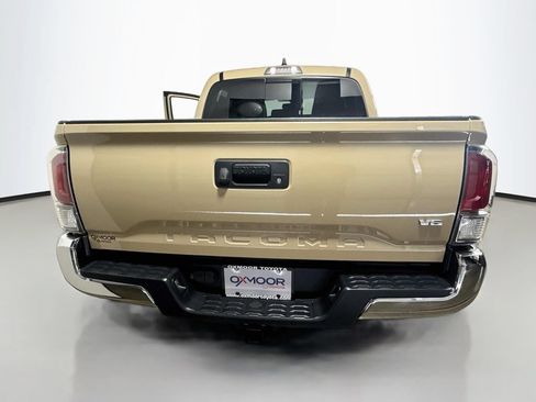 Certified 2020 Toyota Tacoma TRD Off-Road AWD/4WD image 6