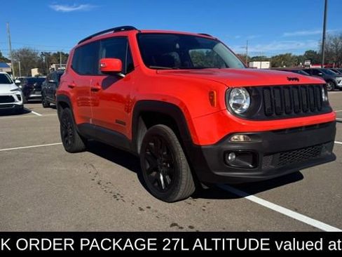 Used 2017 Jeep Renegade Altitude image 3
