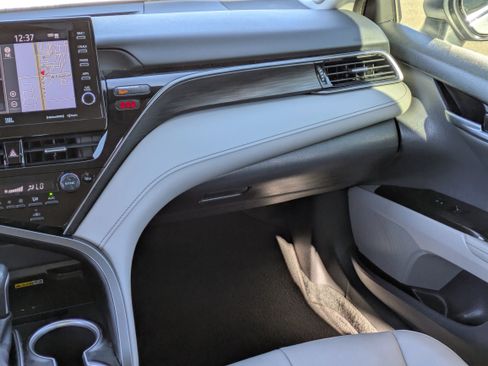 Used 2023 Toyota Camry XLE image 17