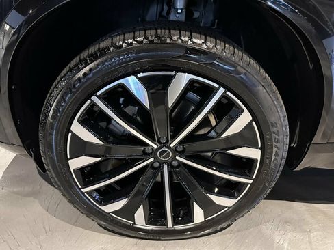 Used 2026 Volvo XC90 B6 Ultra AWD/4WD image 11