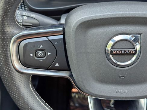 Used 2021 Volvo XC40 P8 Recharge w/ Advanced Package AWD/4WD image 21