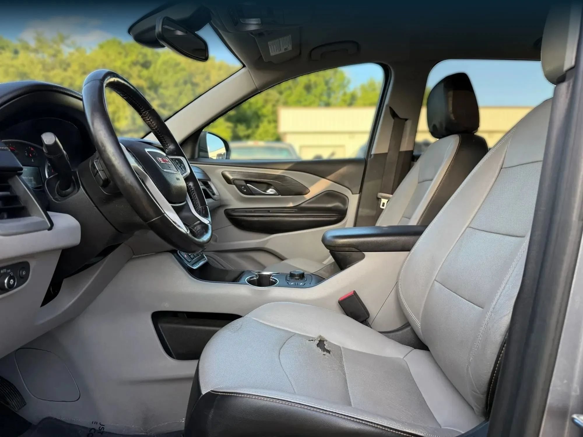 Used 2018 GMC Terrain SLT w/ Preferred Package FWD image 2