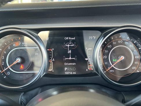 Used 2023 Jeep Wrangler Willys image 17