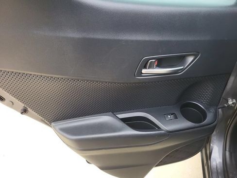 Used 2018 Toyota C-HR XLE FWD image 10