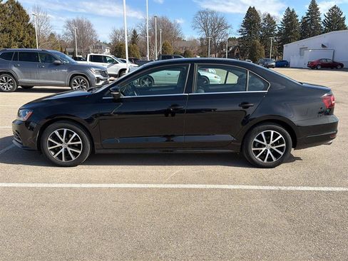 Used 2018 Volkswagen Jetta SE image 16