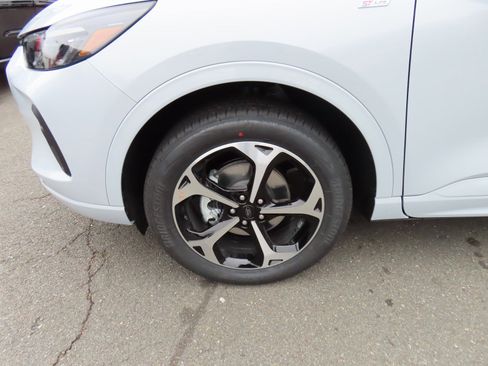 New 2025 Ford Escape ST-Line Elite w/ Premium Technology Package image 7