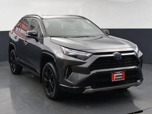 Used 2024 Toyota RAV4 XSE AWD/4WD image 7