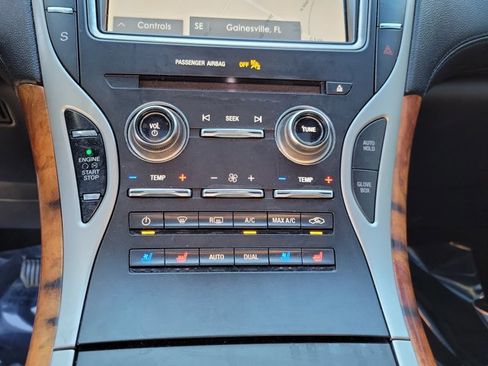 Used 2019 Lincoln Nautilus Reserve image 34