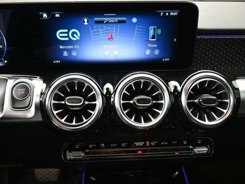 Used 2025 Mercedes-Benz EQB 300 4MATIC image 3