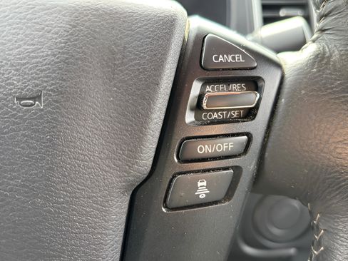 Used 2023 Nissan Frontier SV w/ SV Convenience Package image 12