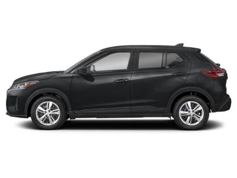 Used 2024 Nissan Kicks S image 3