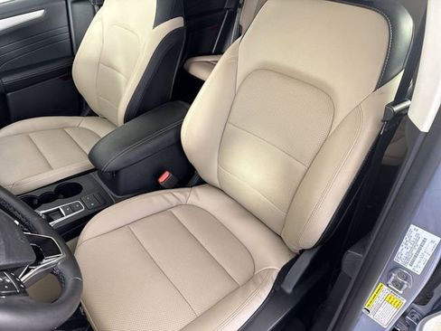 Used 2022 Ford Escape SEL image 18