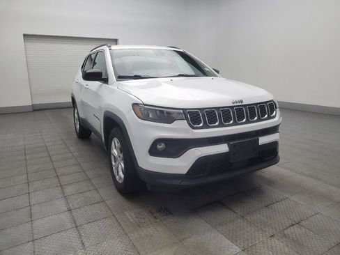 Used 2024 Jeep Compass Latitude AWD/4WD image 13